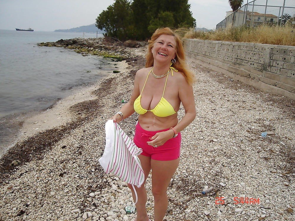 Sexy redhead mature (name????) #3KCAZ0XC